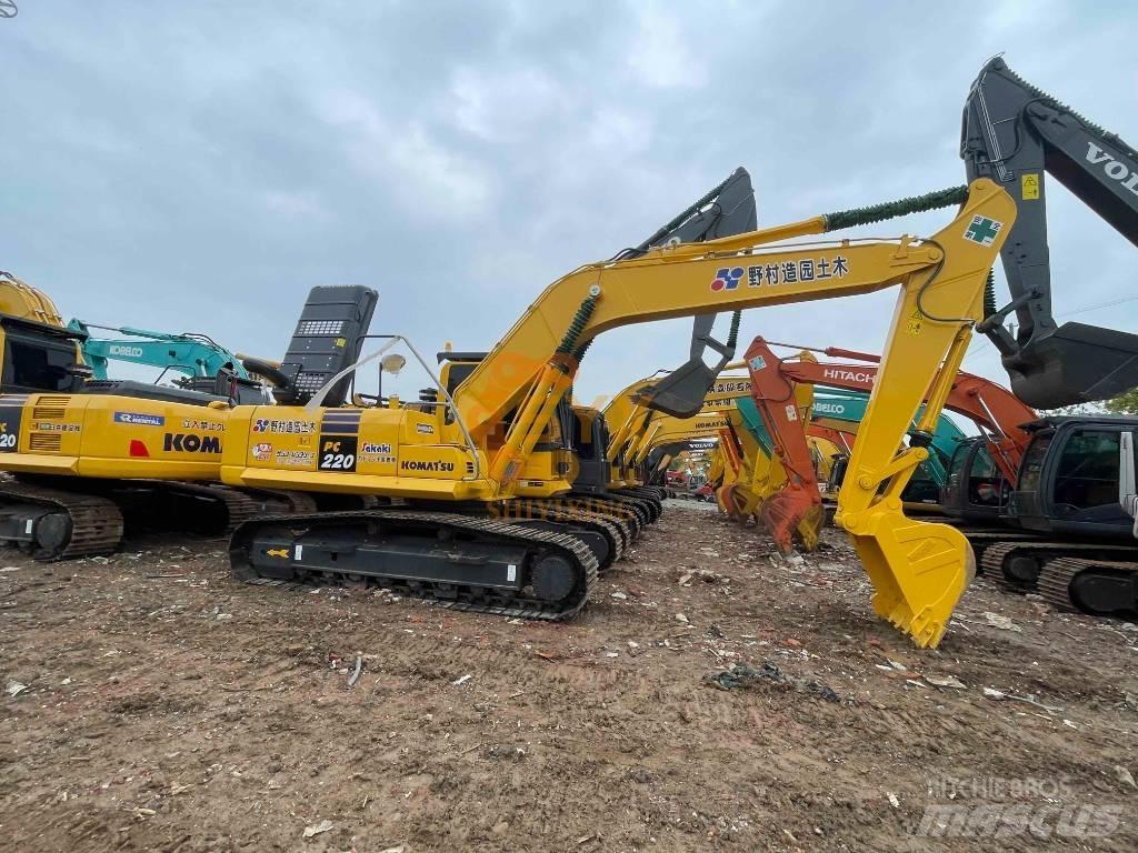 Komatsu PC 220 حفارات زحافة