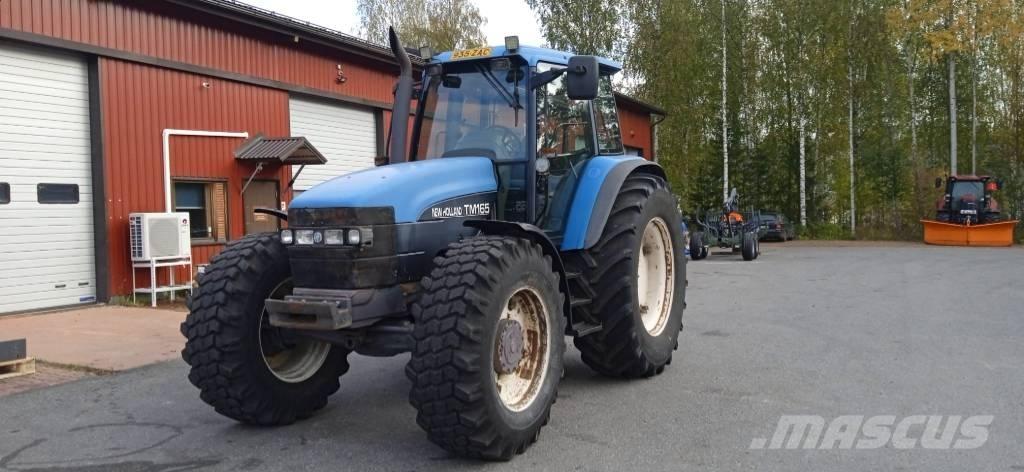 New Holland TM 165 الجرارات