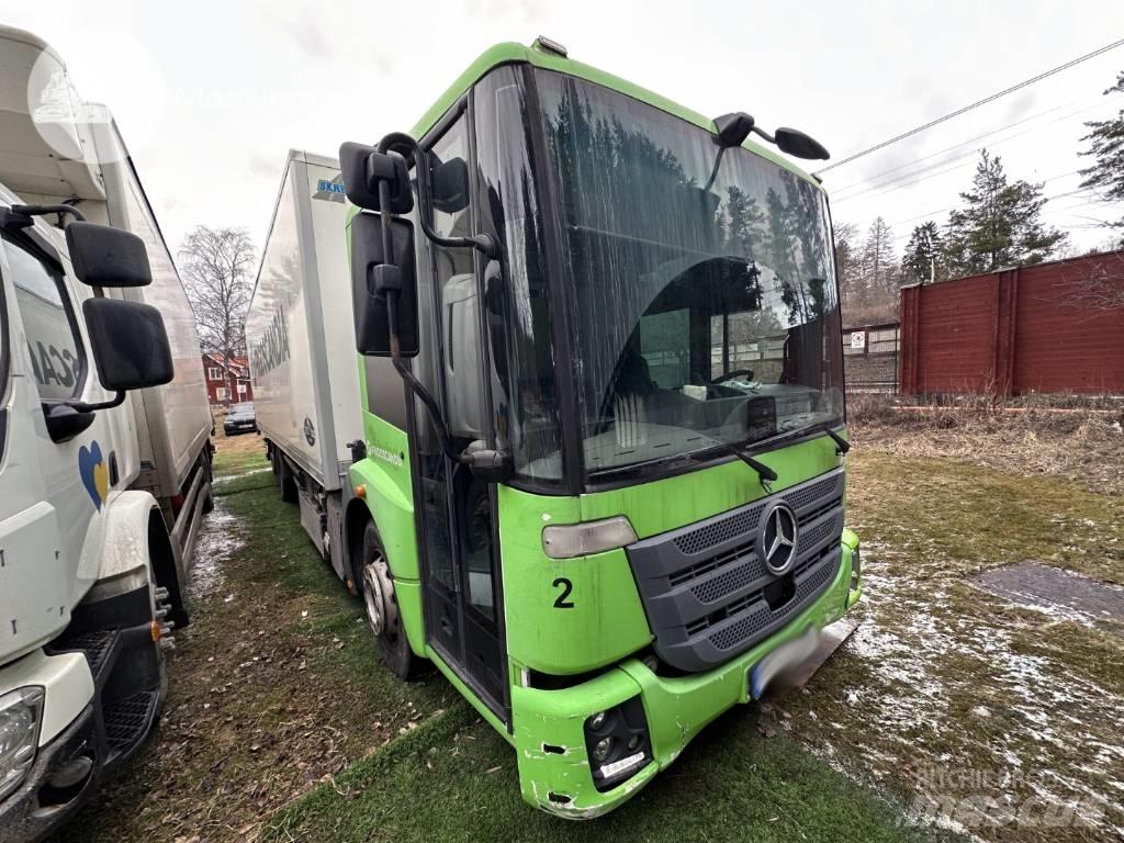 Mercedes-Benz Econic شاحنات ذات هيكل صندوقي