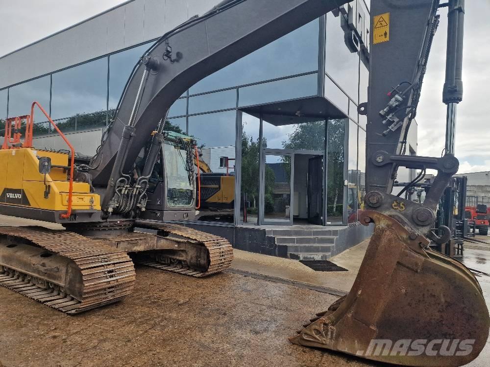 Volvo EC 250EL حفارات زحافة