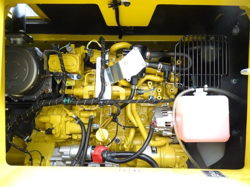 CAT 310 حفارات زحافة
