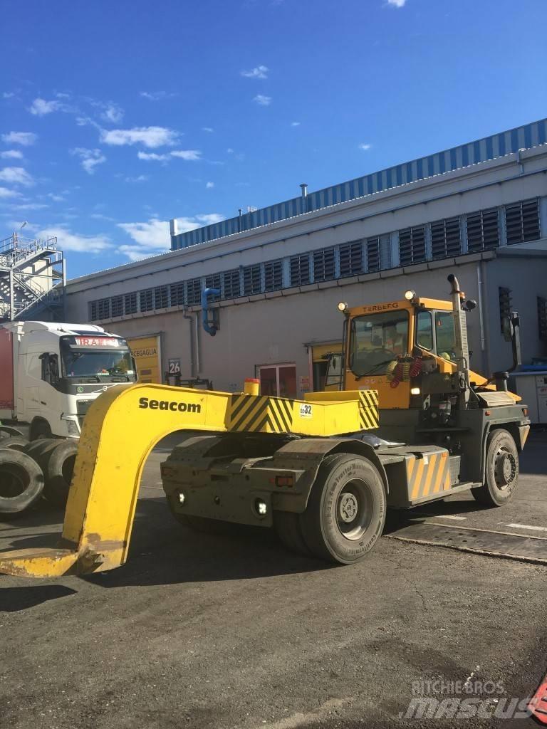 Terberg RT222 جرارات صالات المطارات
