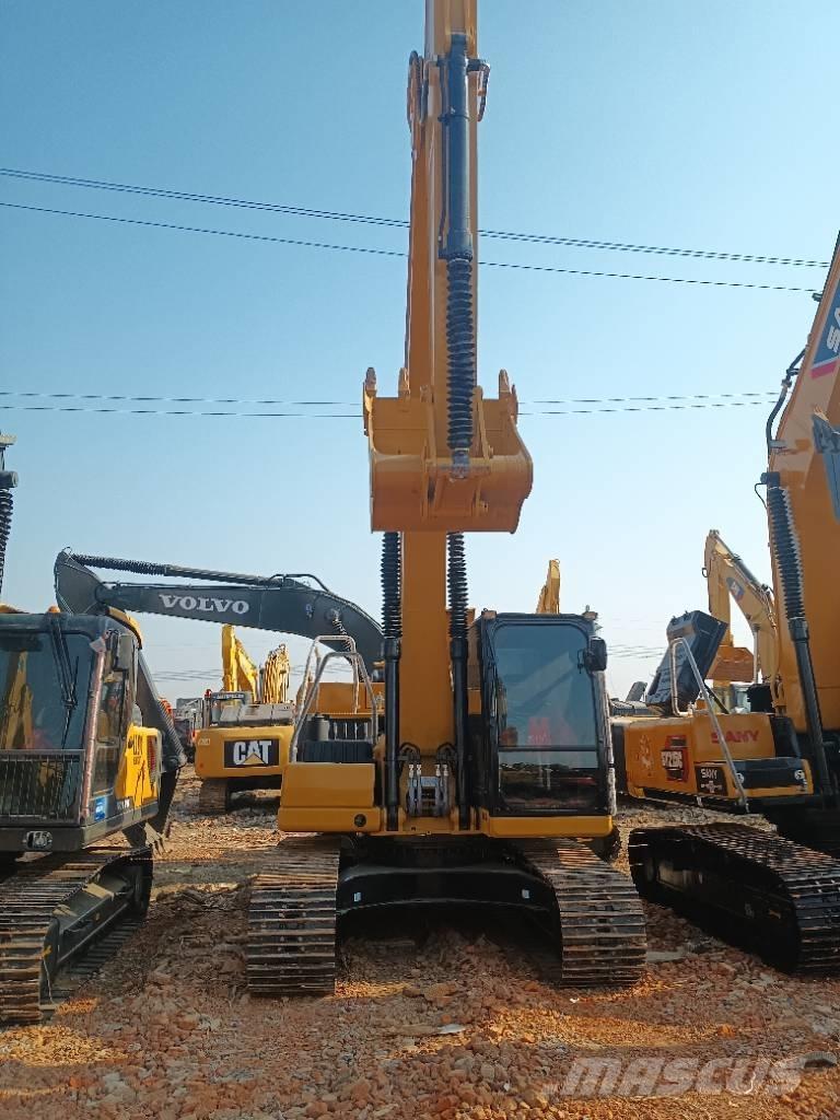 CAT 320 GC حفارات زحافة