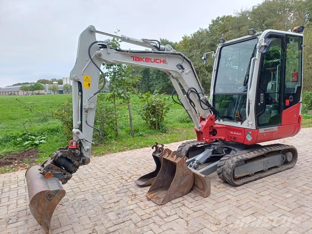 Takeuchi TB 230 حفارات صغيرة أقل من 7 طن (حفارات صغيرة)