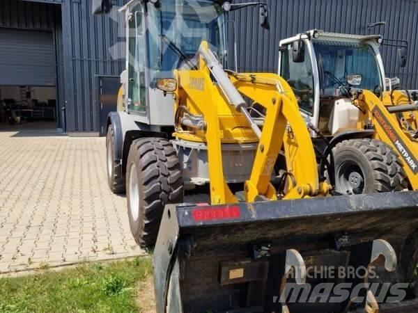 Paus SL 9075 لوادر بعجل