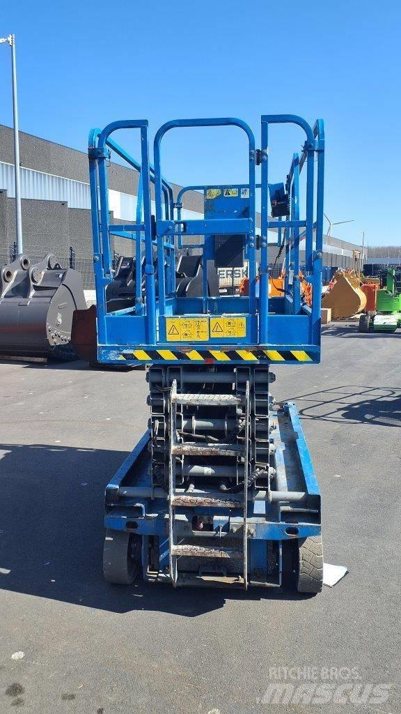 GENIE GS4047 رافعات مقصية الشكل