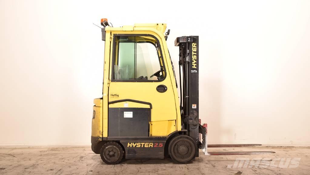 Hyster E2.5XN-80 شاحنات ذات رافعات شوكية تعمل بالكهرباء