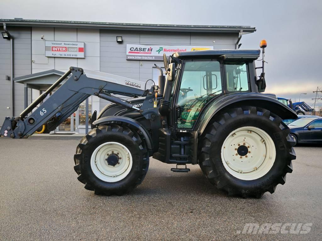 Valtra N 142 Versu الجرارات