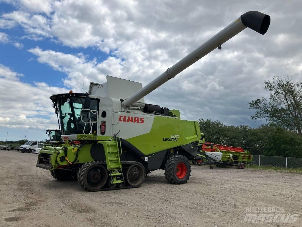 CLAAS LEXION 670 TT حصادات