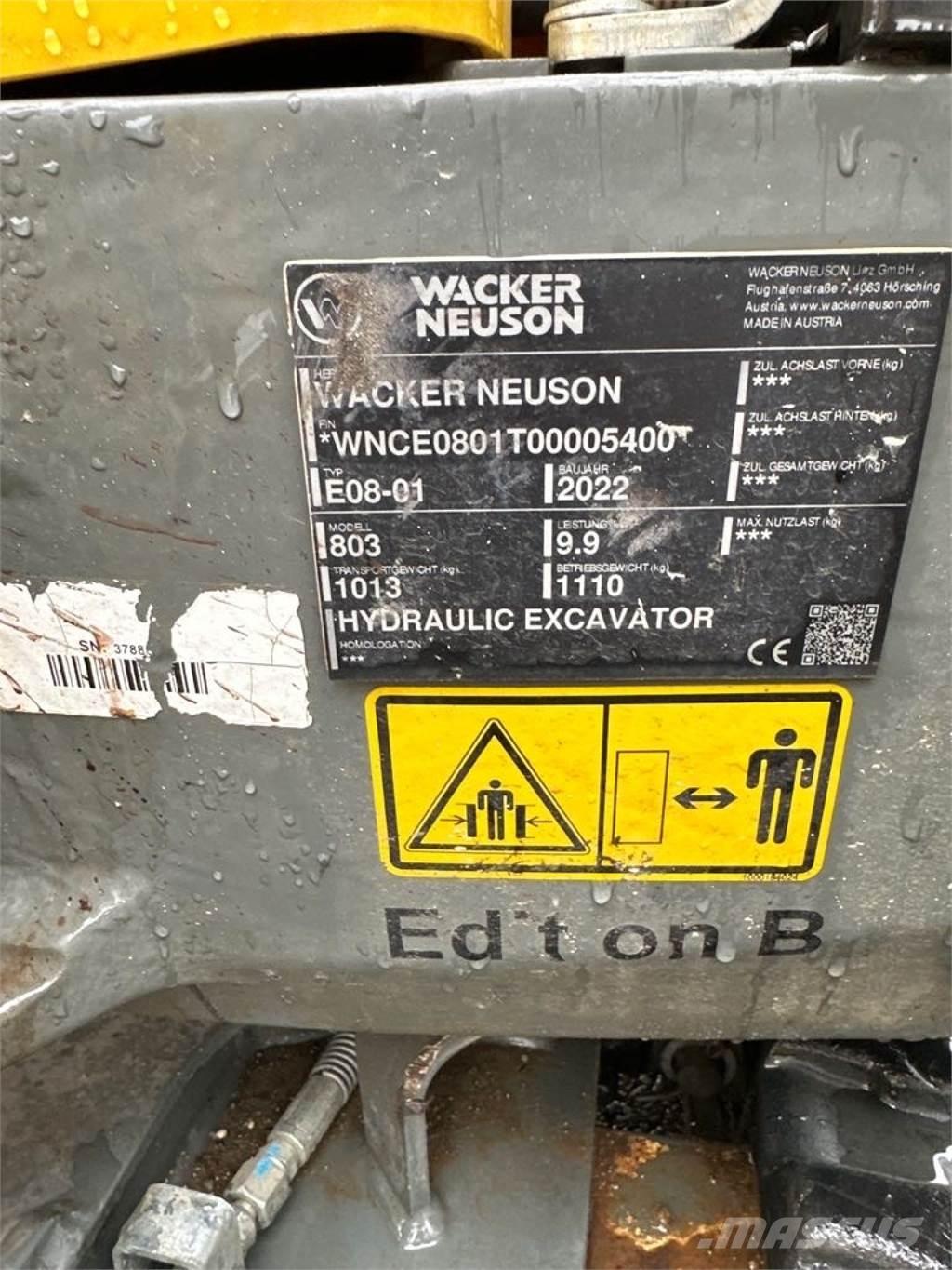 Wacker Neuson 803 حفارات زحافة