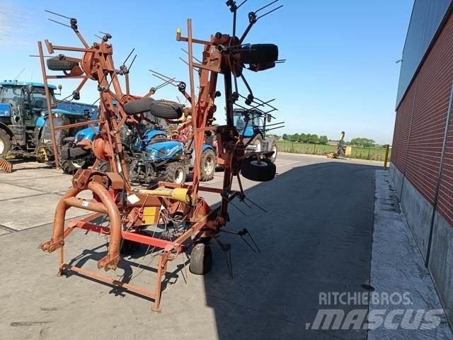 Kuhn GF8501 MH مكابس وميبسات التبن