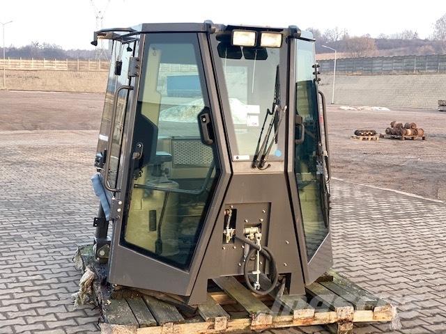 CASE D 1650 NEW CAB بلدوزرات مجنزرة