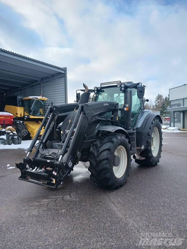 Valtra T 194 Versu الجرارات