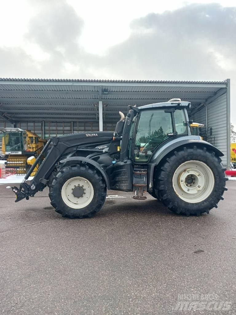 Valtra T 194 Versu الجرارات