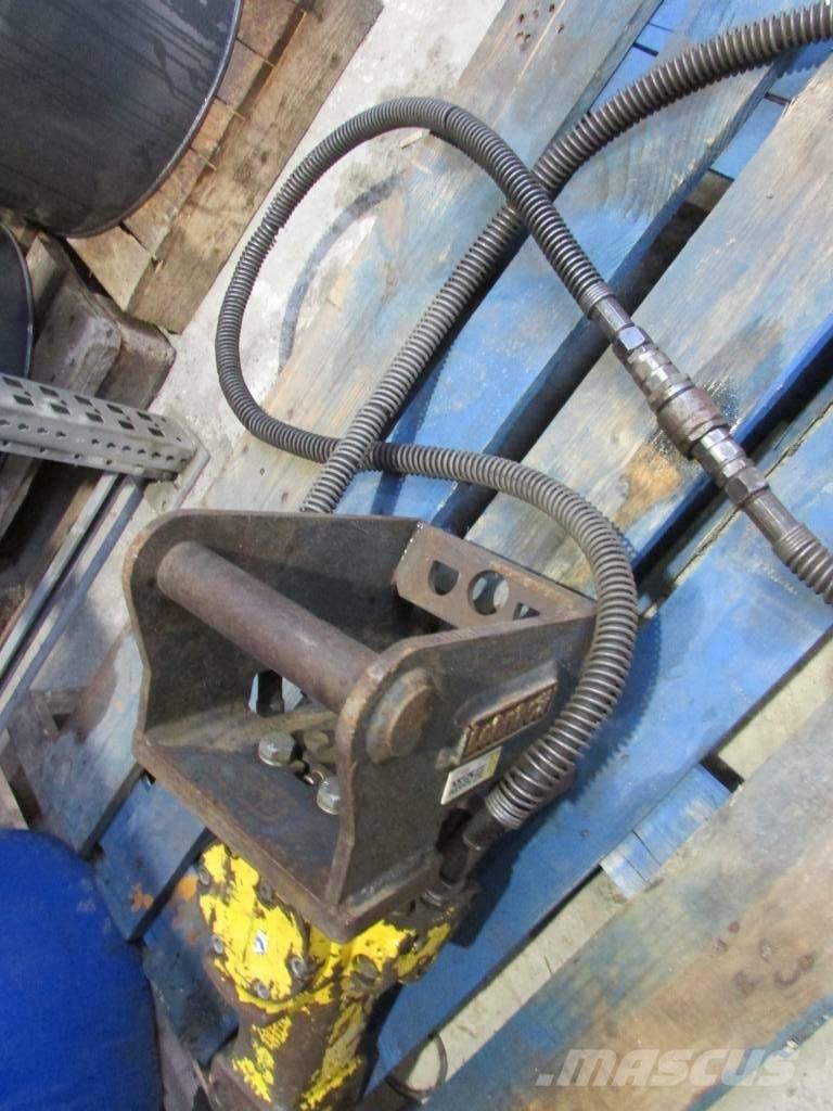 Atlas Copco SB 52 مطارق / كسارات