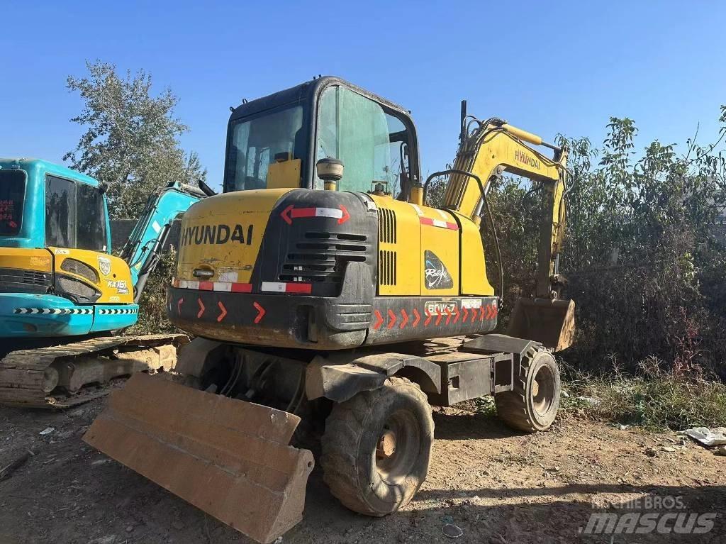 Hyundai R60W-7 حفارات زحافة