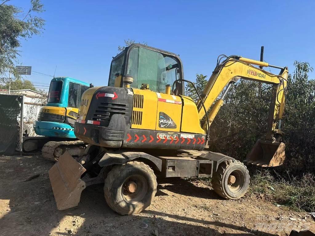 Hyundai R60W-7 حفارات زحافة