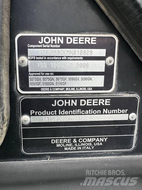John Deere 5090 GN الجرارات