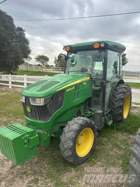 John Deere 5090 GN الجرارات