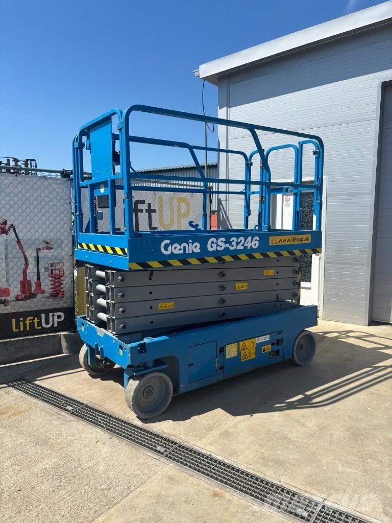 Genie GS 3246 رافعات مقصية الشكل
