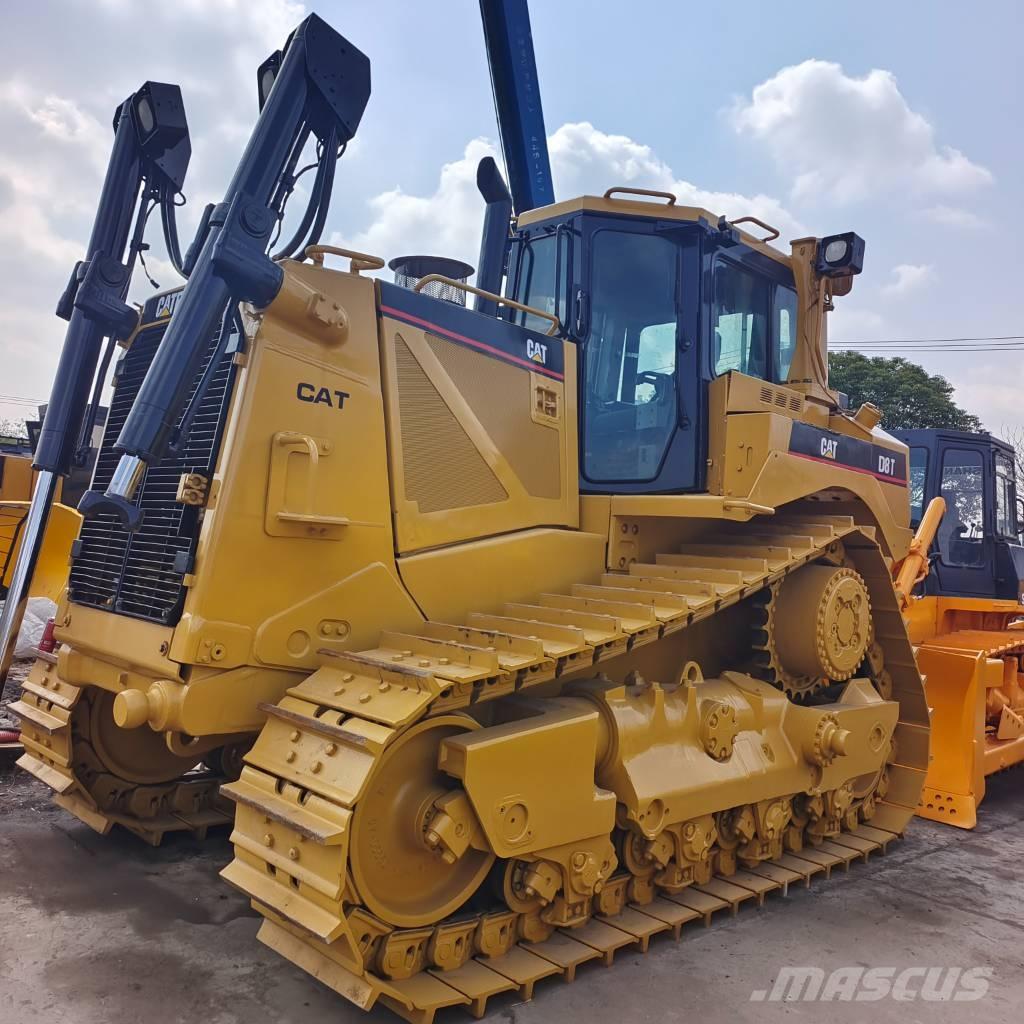 CAT D 8 T بلدوزرات مجنزرة