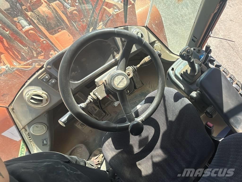 Doosan DL 250-3 لوادر بعجل