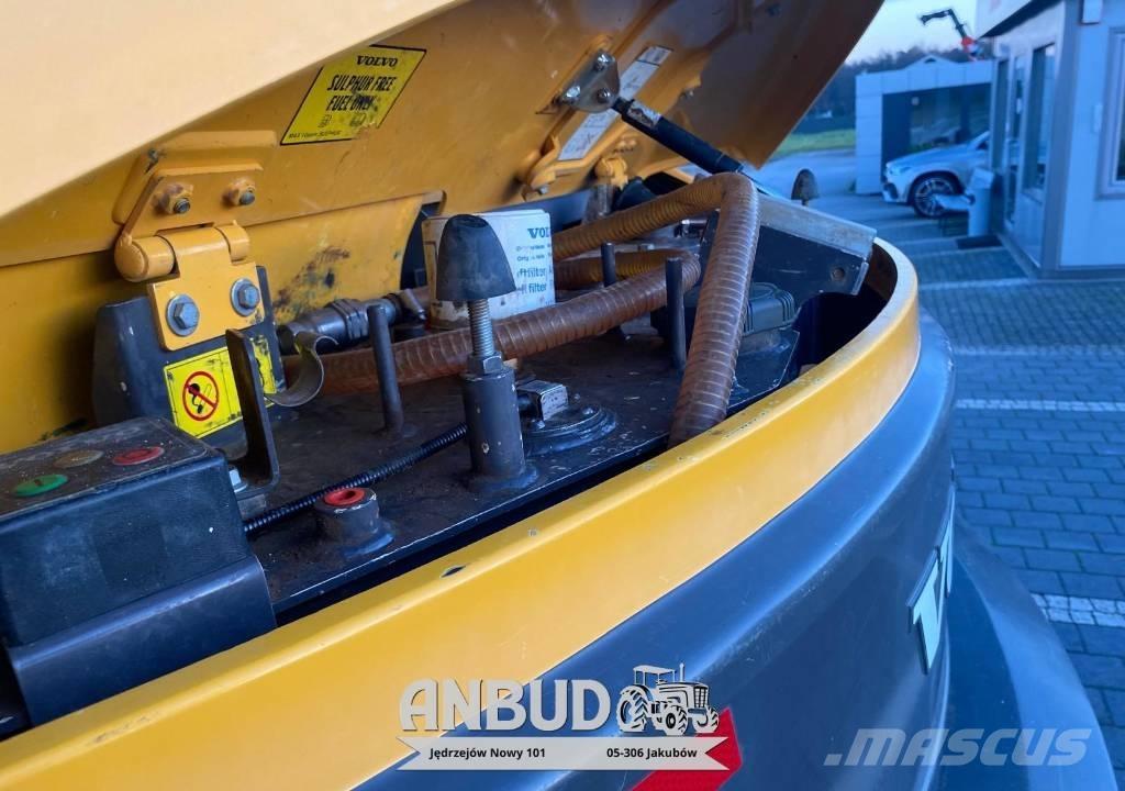 Volvo ECR 88 D حفارات زحافة