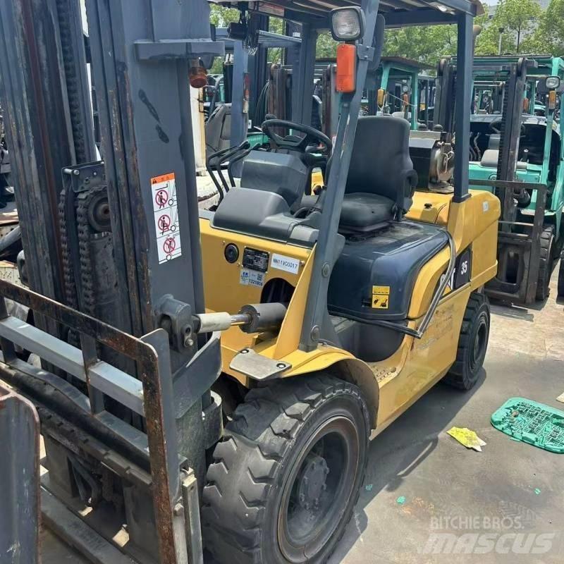 CAT 35 شاحنات الديزل