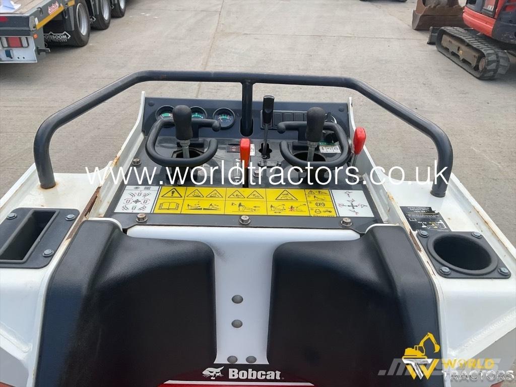 Bobcat MT 100 لوادر صغيرة