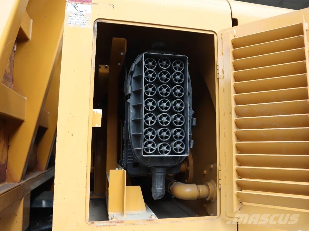 Morooka MST 2200 V D عربات نقل قلابة مجنزرة
