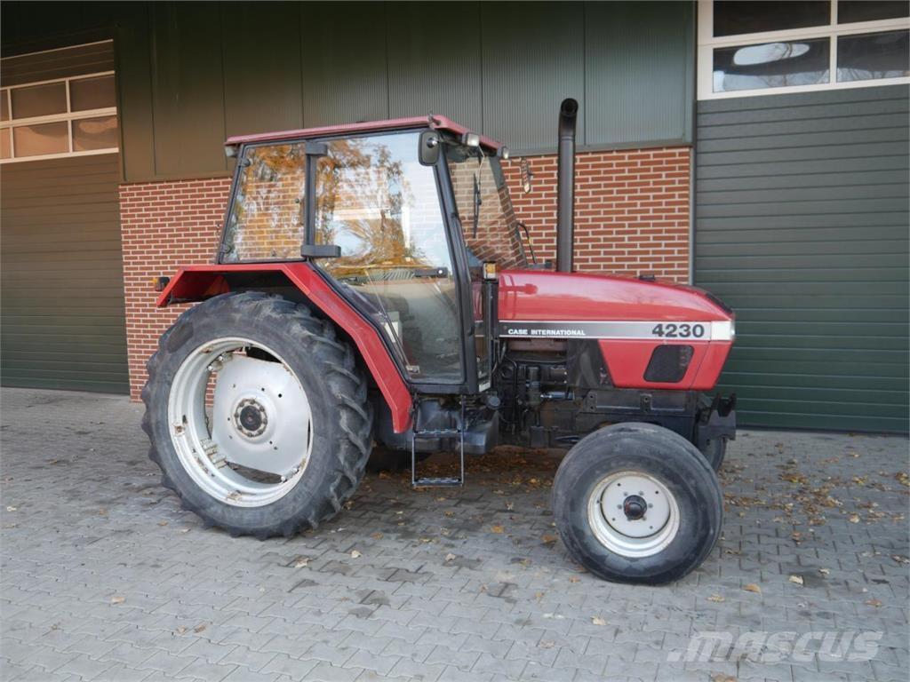 Case IH 4230 2wd الجرارات