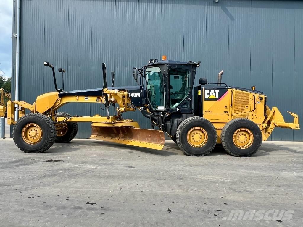 CAT 140M معدات تمهيد الطرق