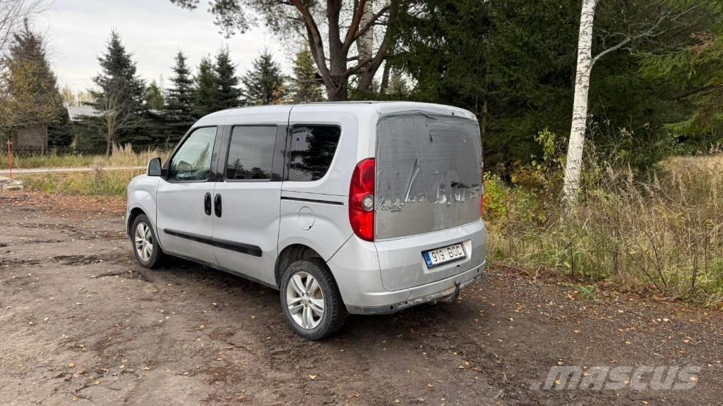 Opel Combo سيارات