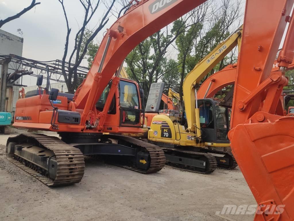 Doosan dx300 حفارات زحافة