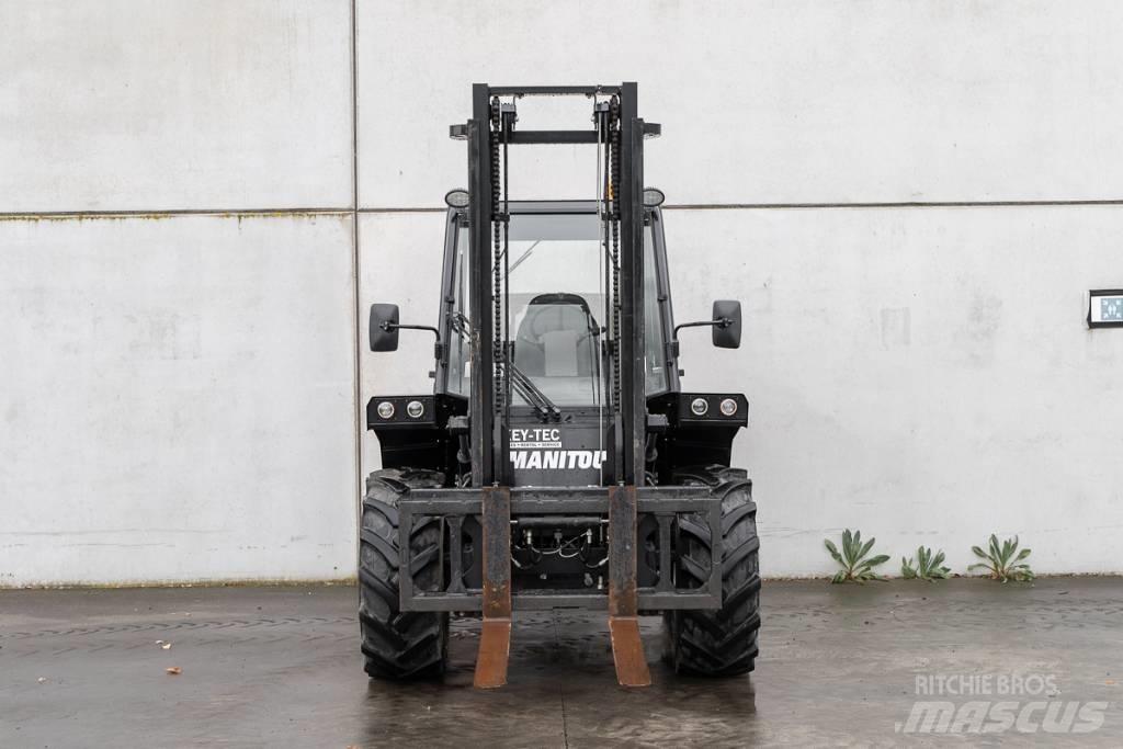 Manitou M 30-4 شاحنات الديزل