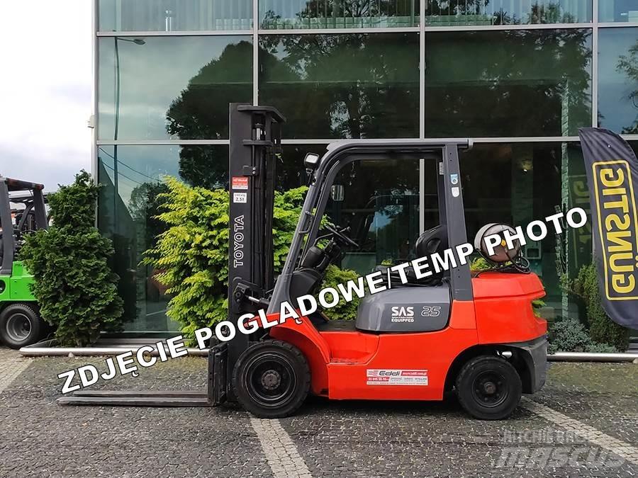 Toyota 42-7FGF25 شاحنات LPG