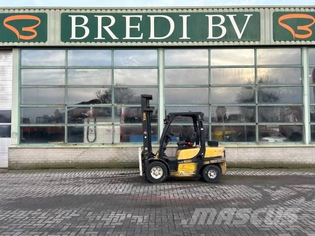 Yale GDP 35 VX شاحنات الديزل