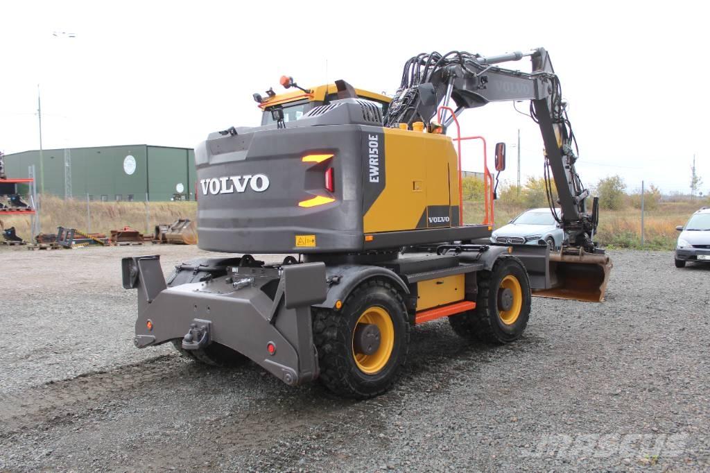 Volvo EWR 150 E حفارات بعجل