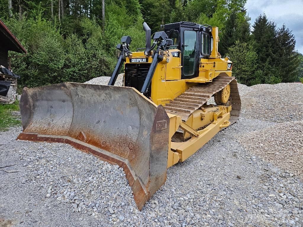 CAT D 6 T LGP بلدوزرات مجنزرة