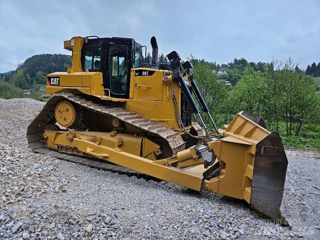 CAT D 6 T LGP بلدوزرات مجنزرة