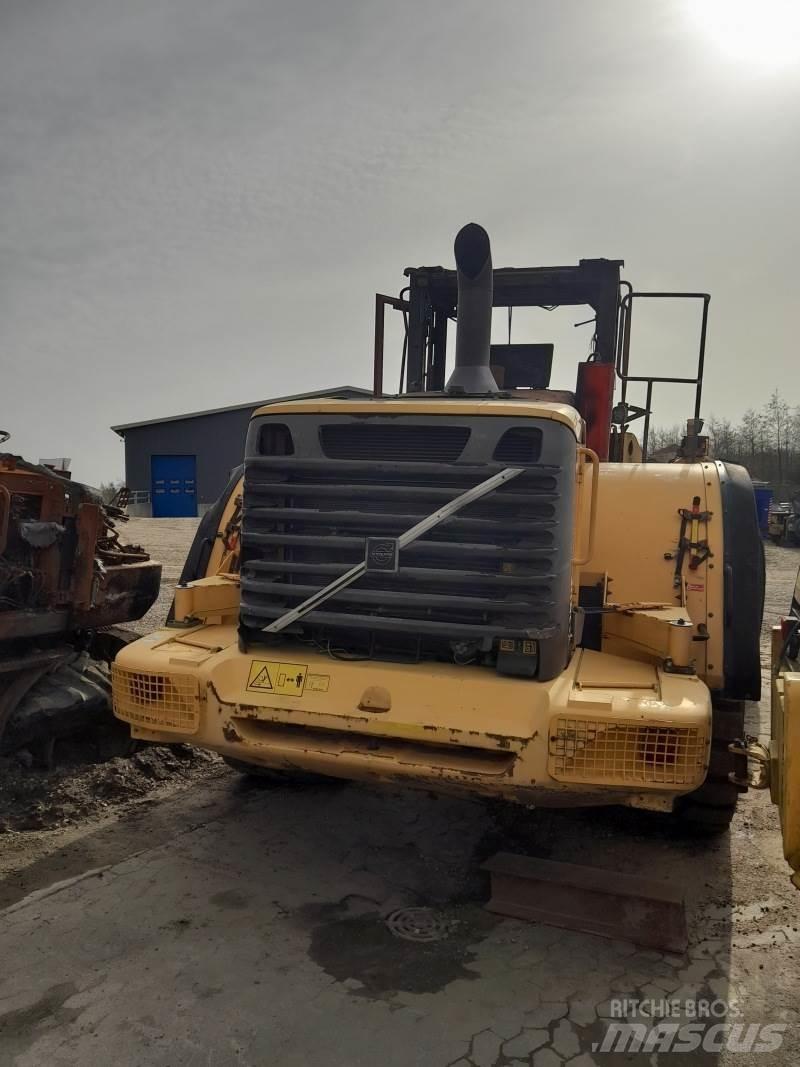 Volvo BM L180 F الجرارات