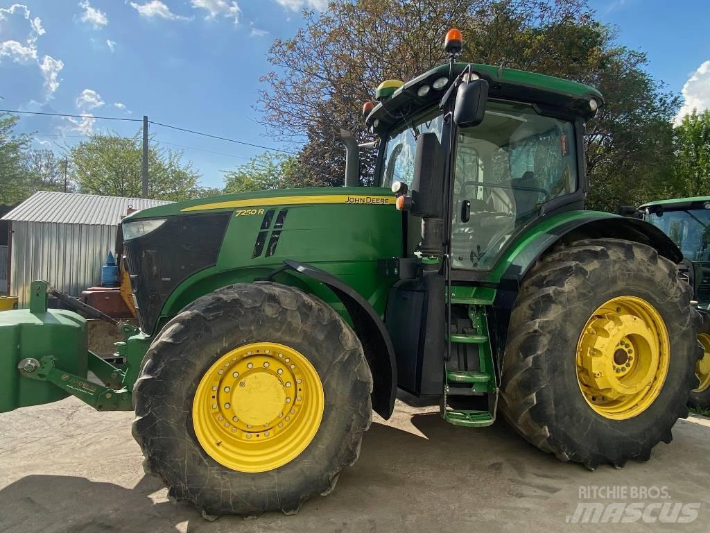 John Deere 7250 R الجرارات