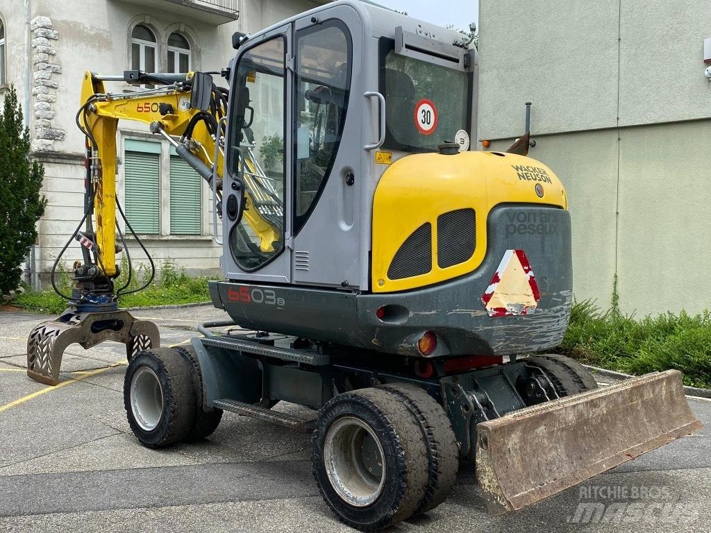 Neuson 6503 WD حفارات بعجل