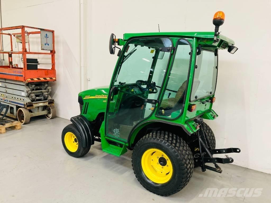 John Deere 2320 جرارات مدمجة