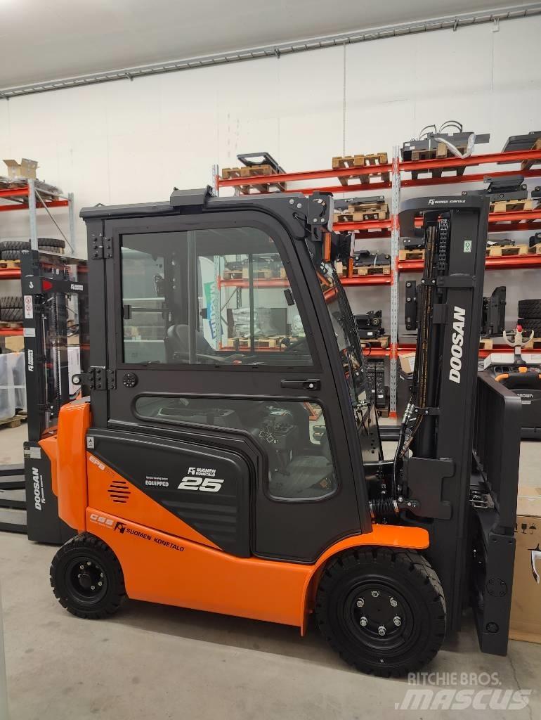 Doosan B25NS TARJOUS! شاحنات ذات رافعات شوكية تعمل بالكهرباء