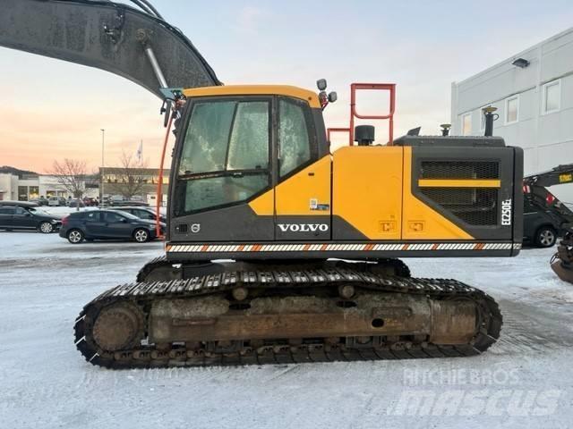 Volvo EC 250 EL حفارات زحافة