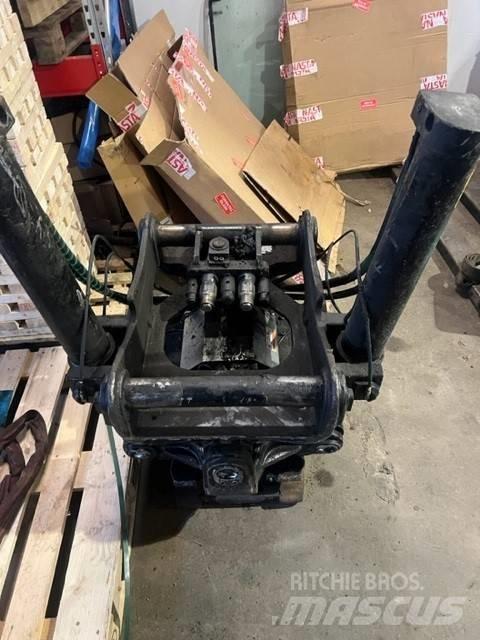 Volvo EC 250 EL حفارات زحافة