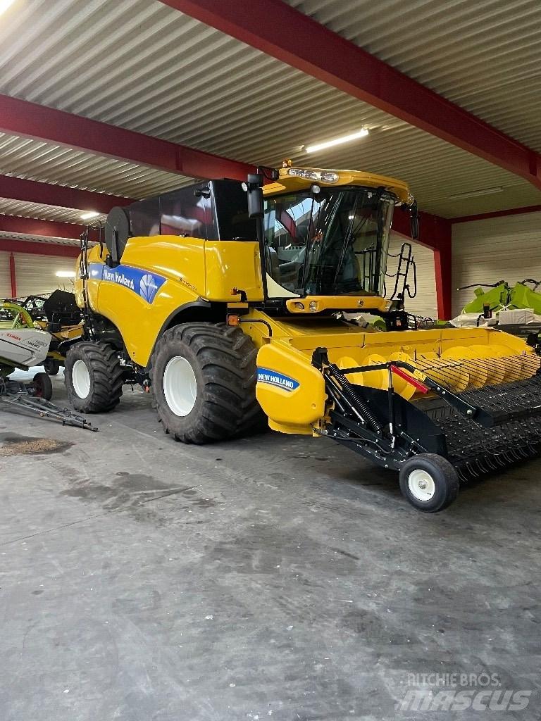 New Holland CX 8080 حصادات