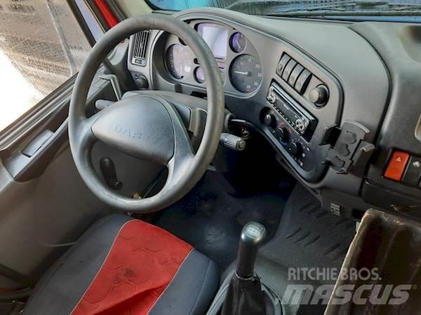 DAF LF45.180 شاحنات بمقصورة وهيكل