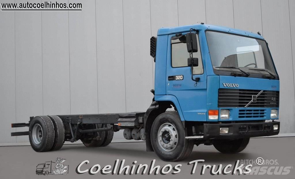 Volvo FL 10 320 شاحنات بمقصورة وهيكل